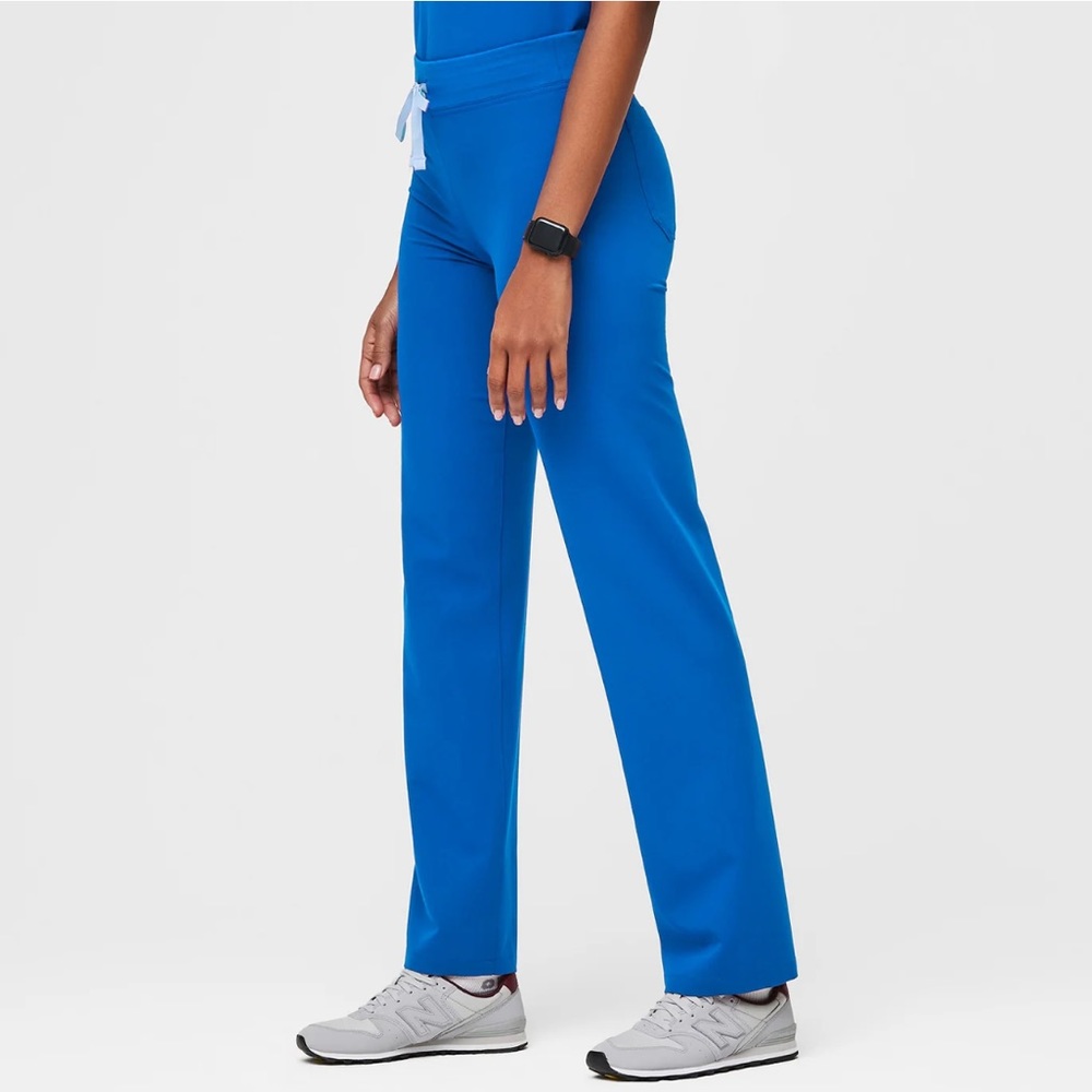Figs scrub pants. Size small tall. Great condition